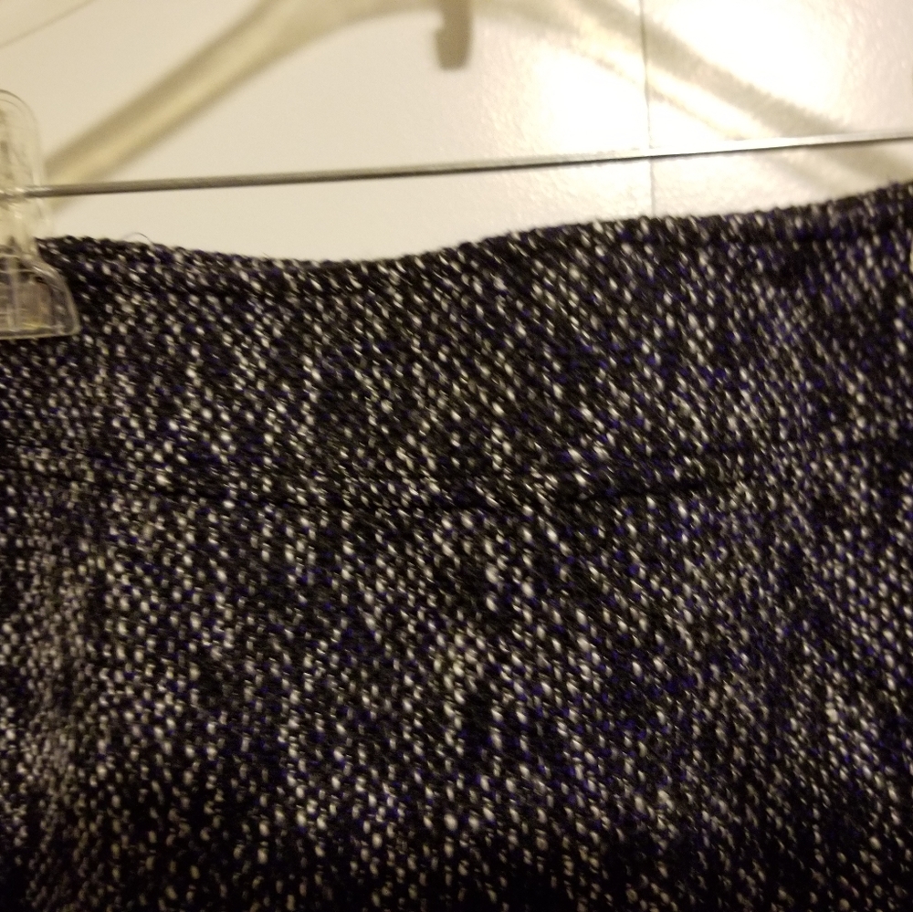 Tahari skirt suit - Picture 3 of 7
